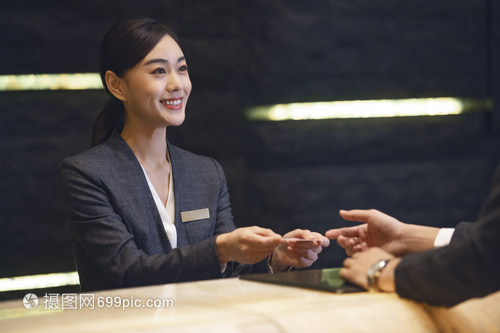 酒店服務流程 高效領取房卡與專業(yè)錄音制作指南